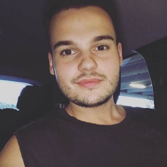 Meet your Posher, Tomas - Picture 3 of 3